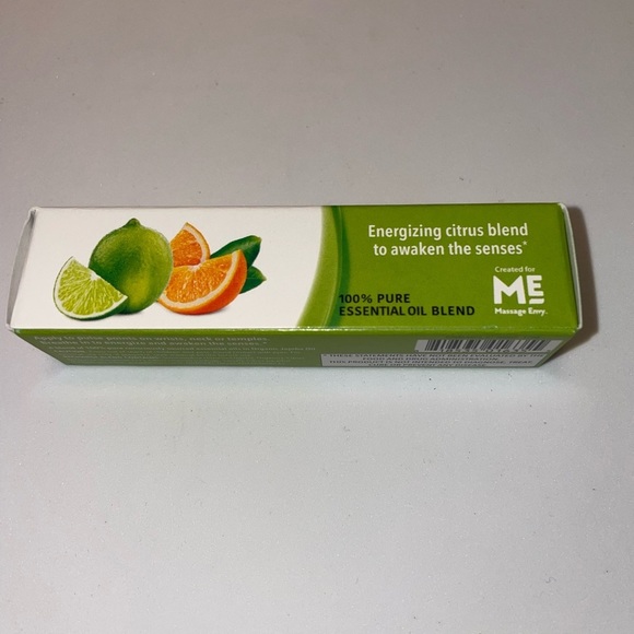 RareEssence Recharge  Aromatherapy Roll-On Citrus Blend  NWT - Picture 2 of 4